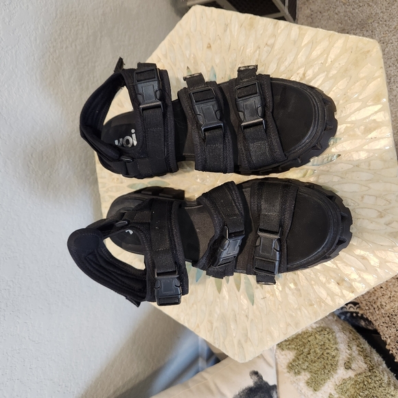 Koi Chunky Buckle Sandals - Picture 5 of 6